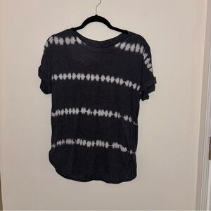 Grey and White Flowy Tie Dye T-Shirt, Size Medium